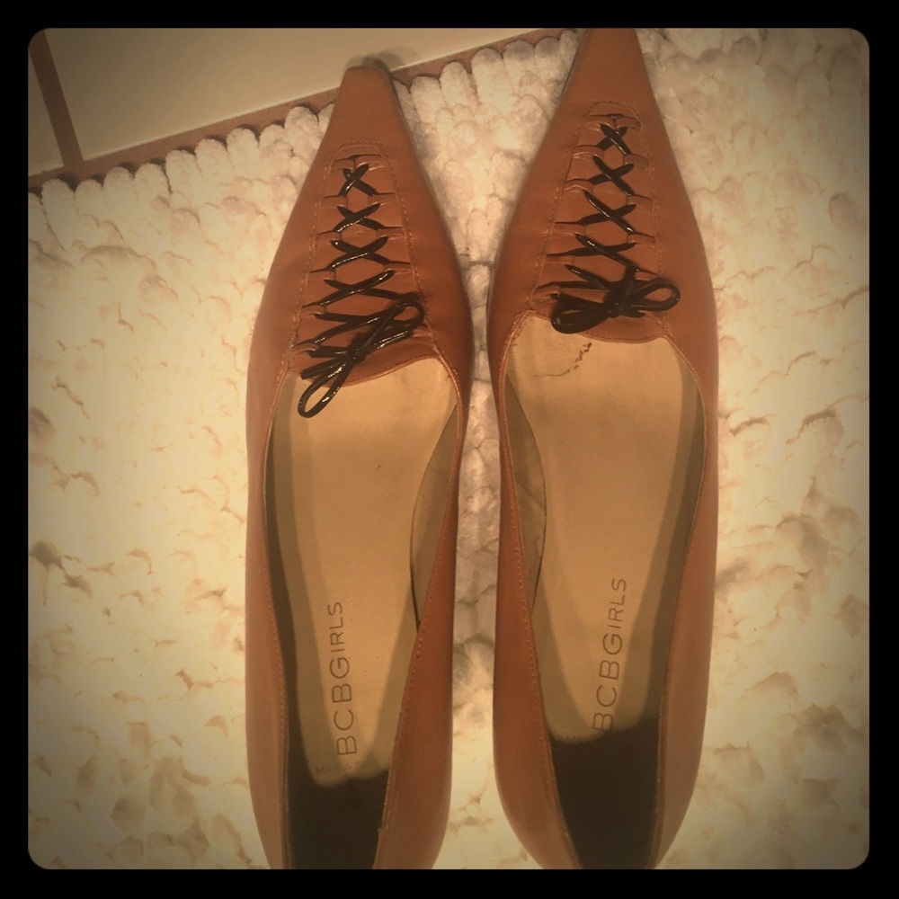 BCBG Girls heels 51/2 B , 21/2”.  Tan and black